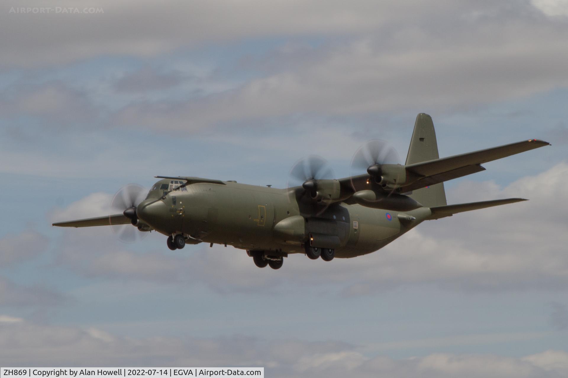 ZH869, 1997 Lockheed Martin C-130J-30 Hercules C.4 C/N 382-5444, Finals for 27 at RIAT 2022