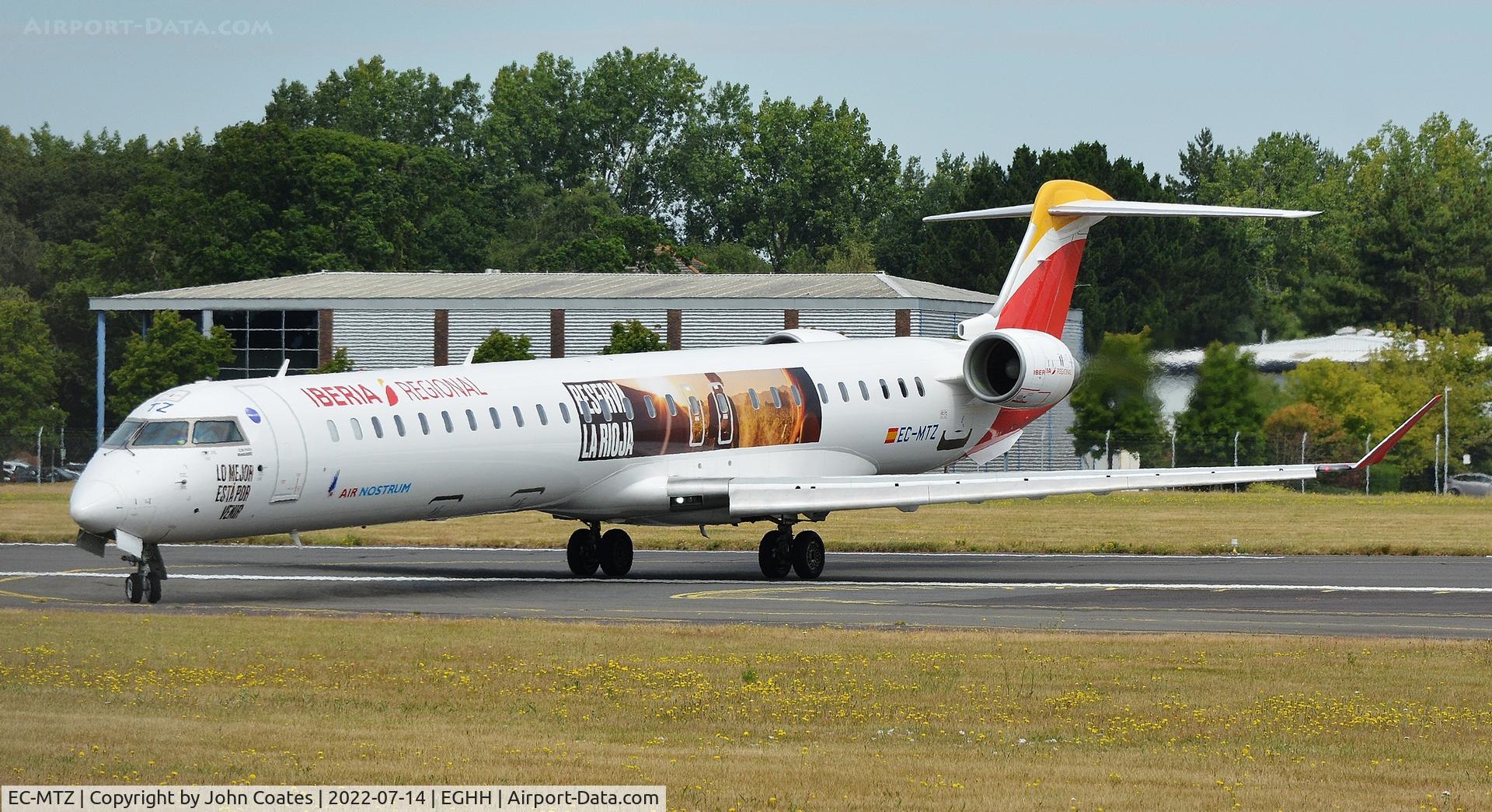 EC-MTZ, 2018 Bombardier CRJ-1000 (CL-600-2E25) C/N 19060, Arriving to take Southampton FC to Austria