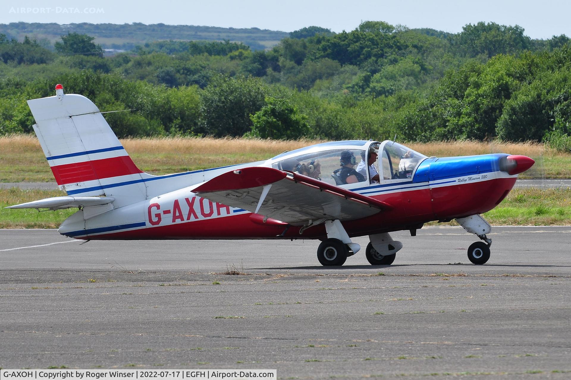 G-AXOH, 1969 Socata MS.894A Rallye Minerva 220 C/N 11062, Visiting Rallye Minerva.
