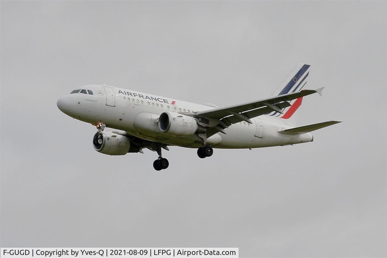 F-GUGD, 2003 Airbus A318-111 C/N 2081, Airbus A318-111, Short approach rwy 26L, Roissy Charles De Gaulle airport (LFPG-CDG)