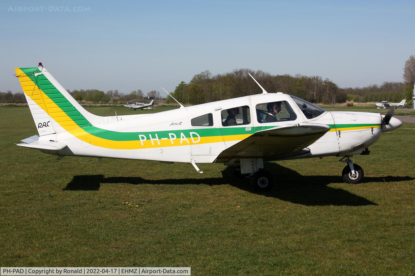 PH-PAD, 1980 Piper PA-28-181 C/N 28-8090316, at ehmz