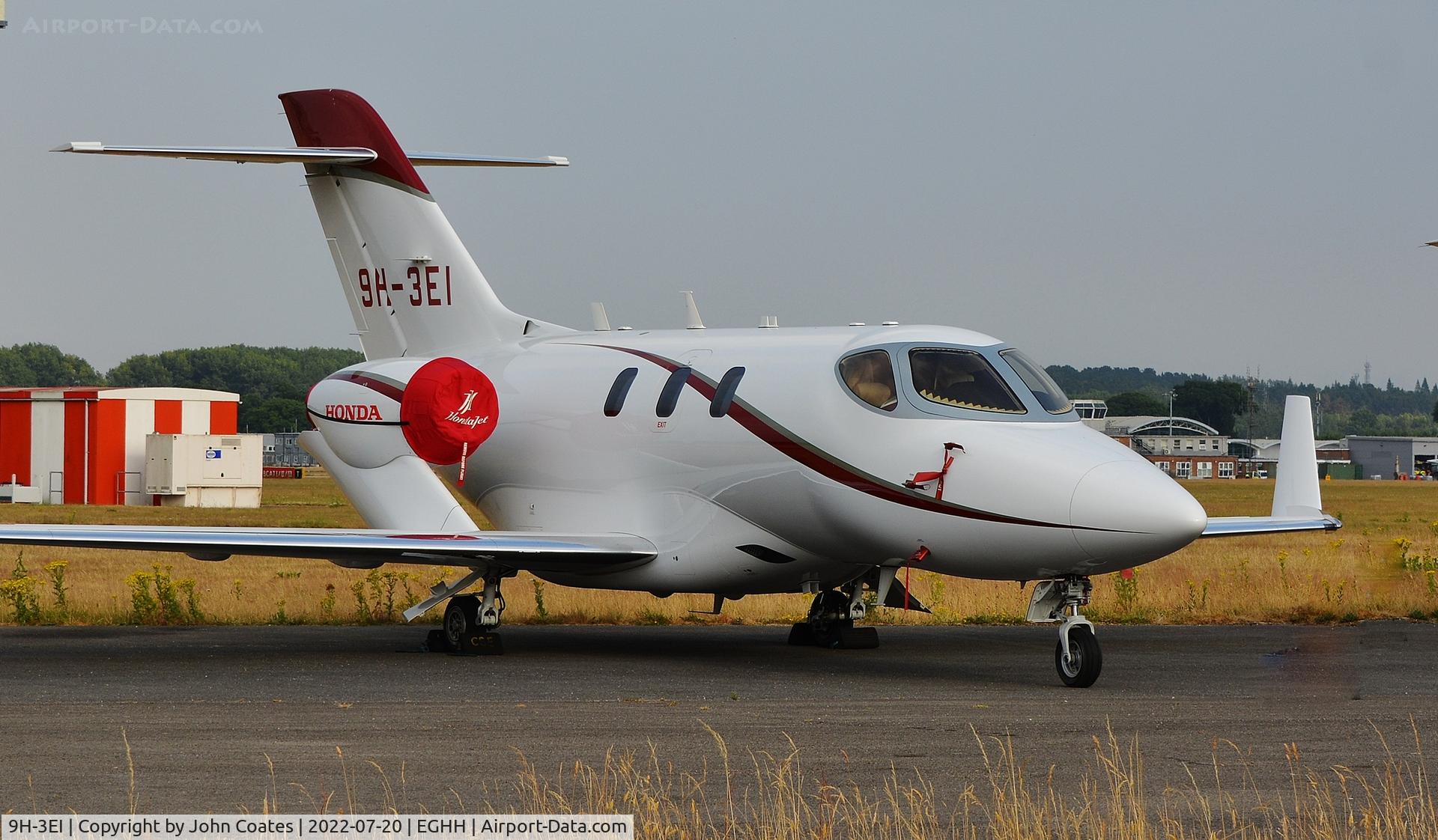9H-3EI, 2021 Honda HA-420 Hondajet C/N 42000208, Parked at Technicair