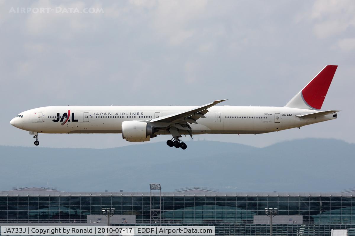 JA733J, 2005 Boeing 777-346/ER C/N 32432, at fra