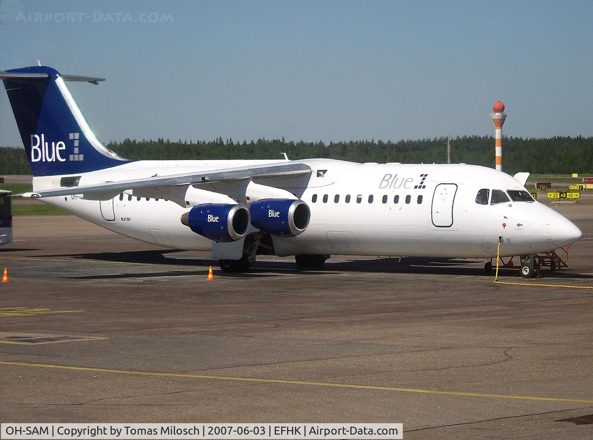 OH-SAM, 2001 British Aerospace Avro 146-RJ100 C/N E3386, 
