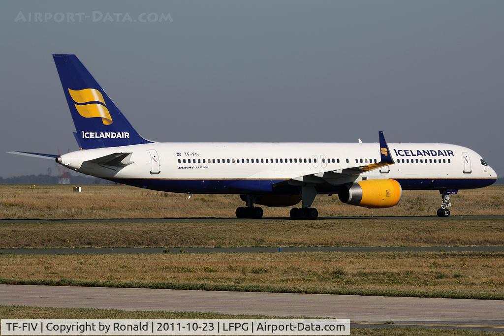 TF-FIV, 2001 Boeing 757-208 C/N 30424, at cdg