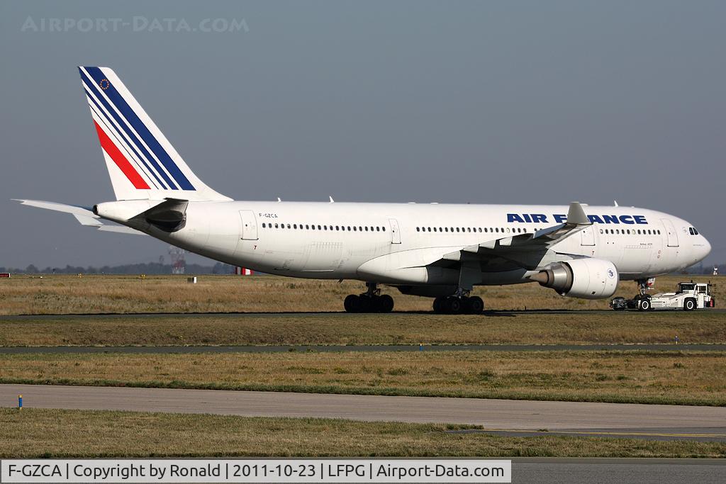F-GZCA, 2001 Airbus A330-203 C/N 422, at cdg