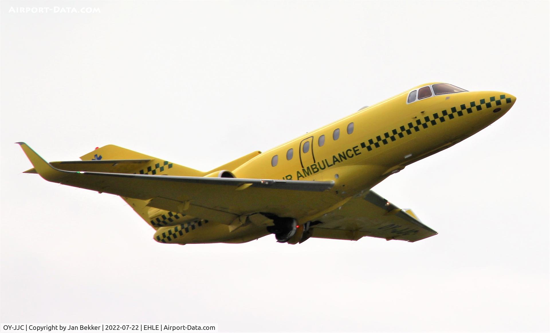 OY-JJC, 2003 Raytheon Hawker 800XP C/N 258637, Departure from Lelystad Airport after transport of a patient from Malaga