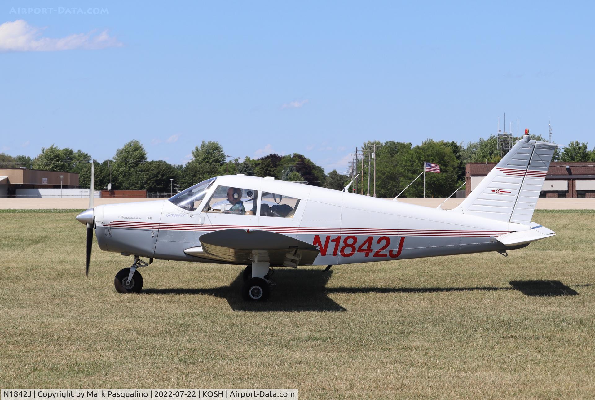 N1842J, 1968 Piper PA-28-140 C/N 28-24277, Piper PA-28-140