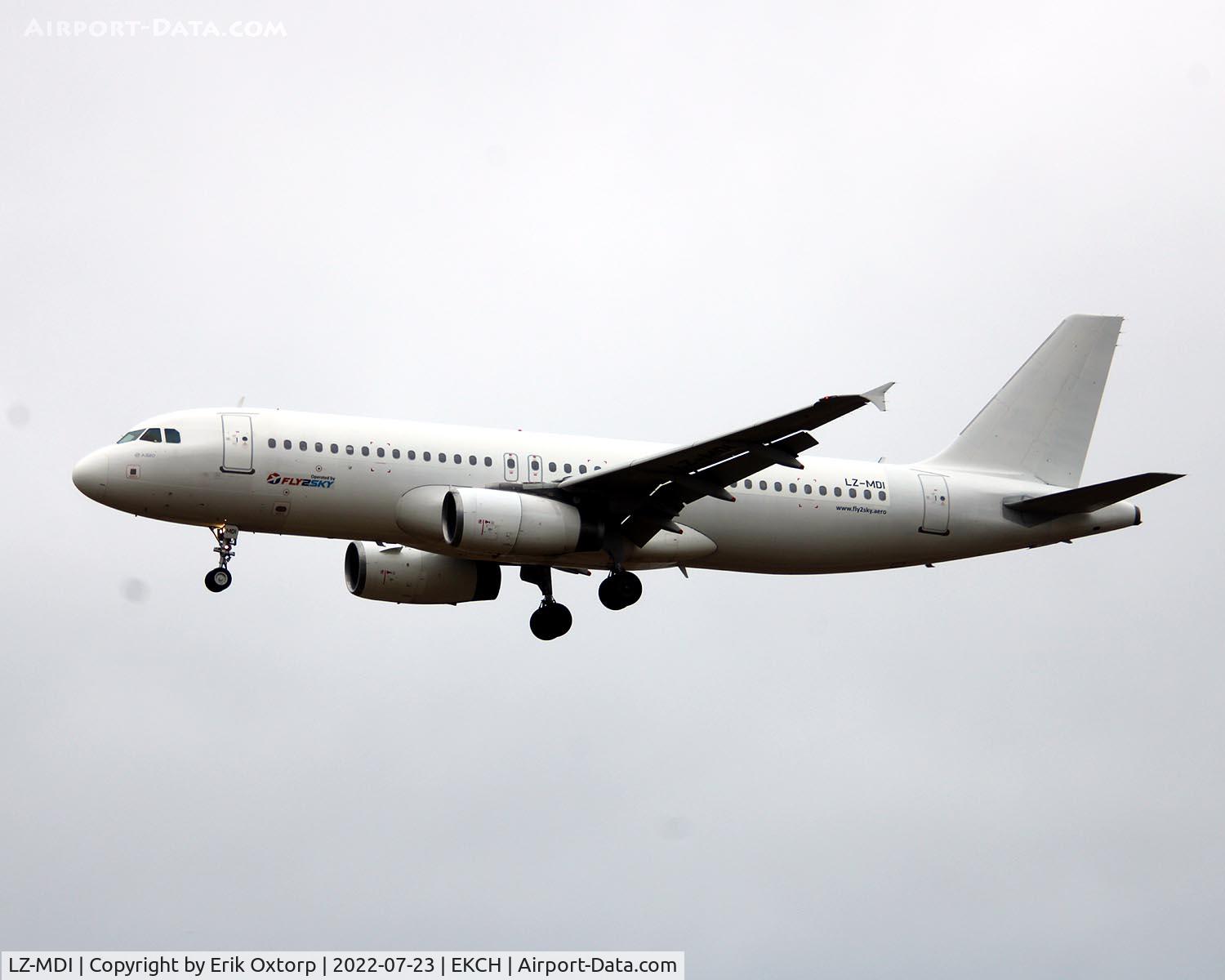 LZ-MDI, 2008 Airbus A320-233 C/N 3378, LZ-MDI landing rw 22L