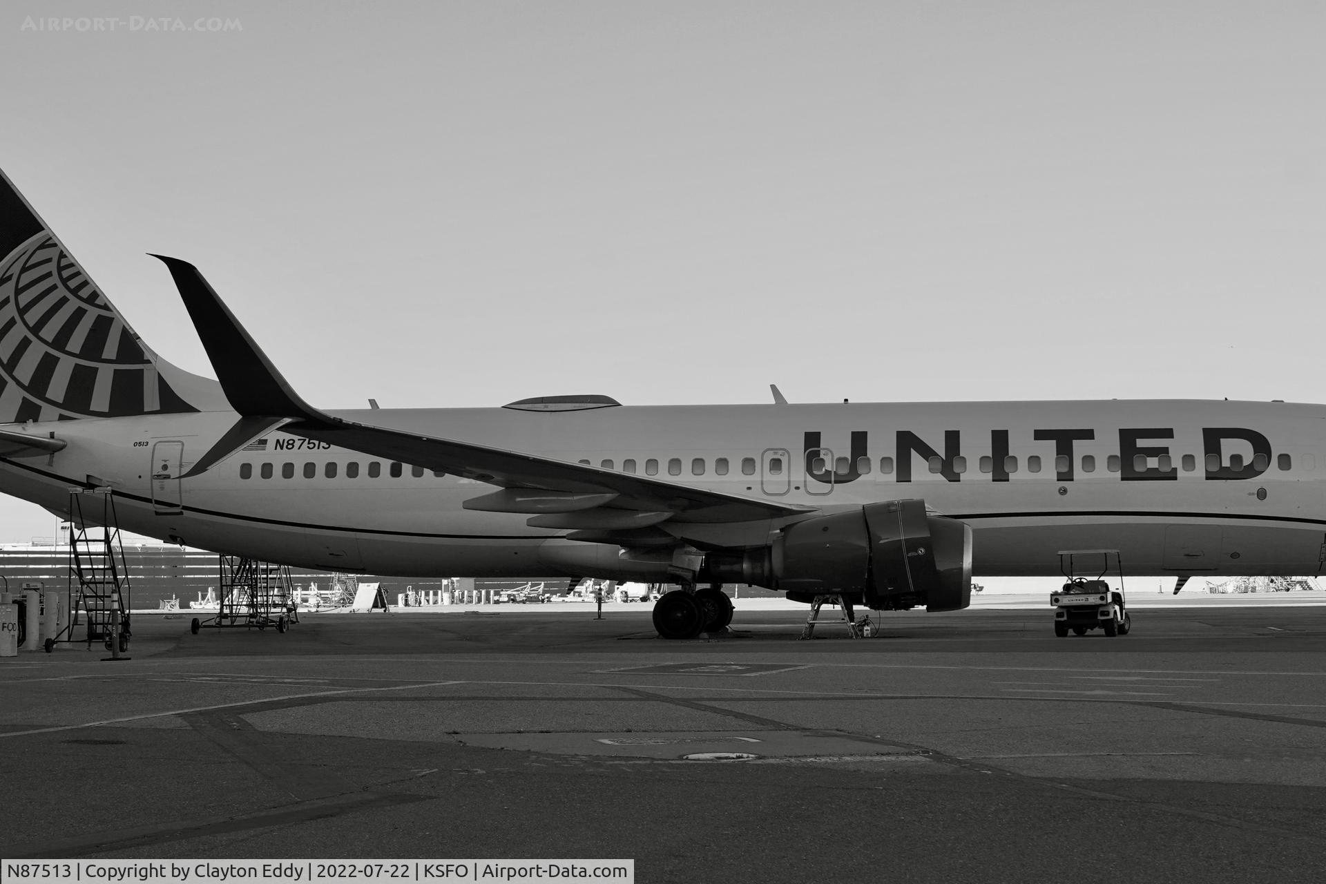 N87513, 2008 Boeing 737-824 C/N 31621, SFO 2022.