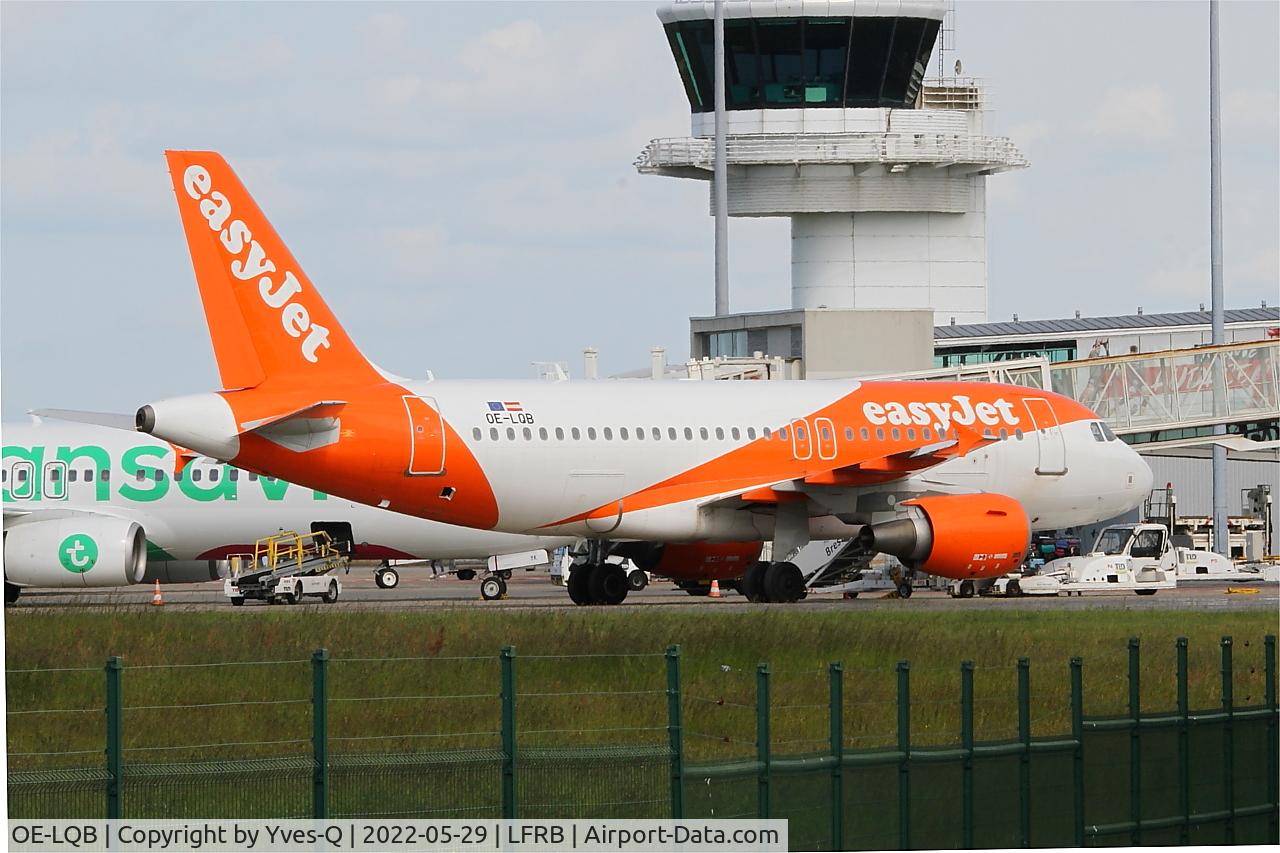 OE-LQB, 2009 Airbus A319-111 C/N 3808, Airbus A319-111, Boarding area, Brest-Bretagne airport (LFRB-BES)