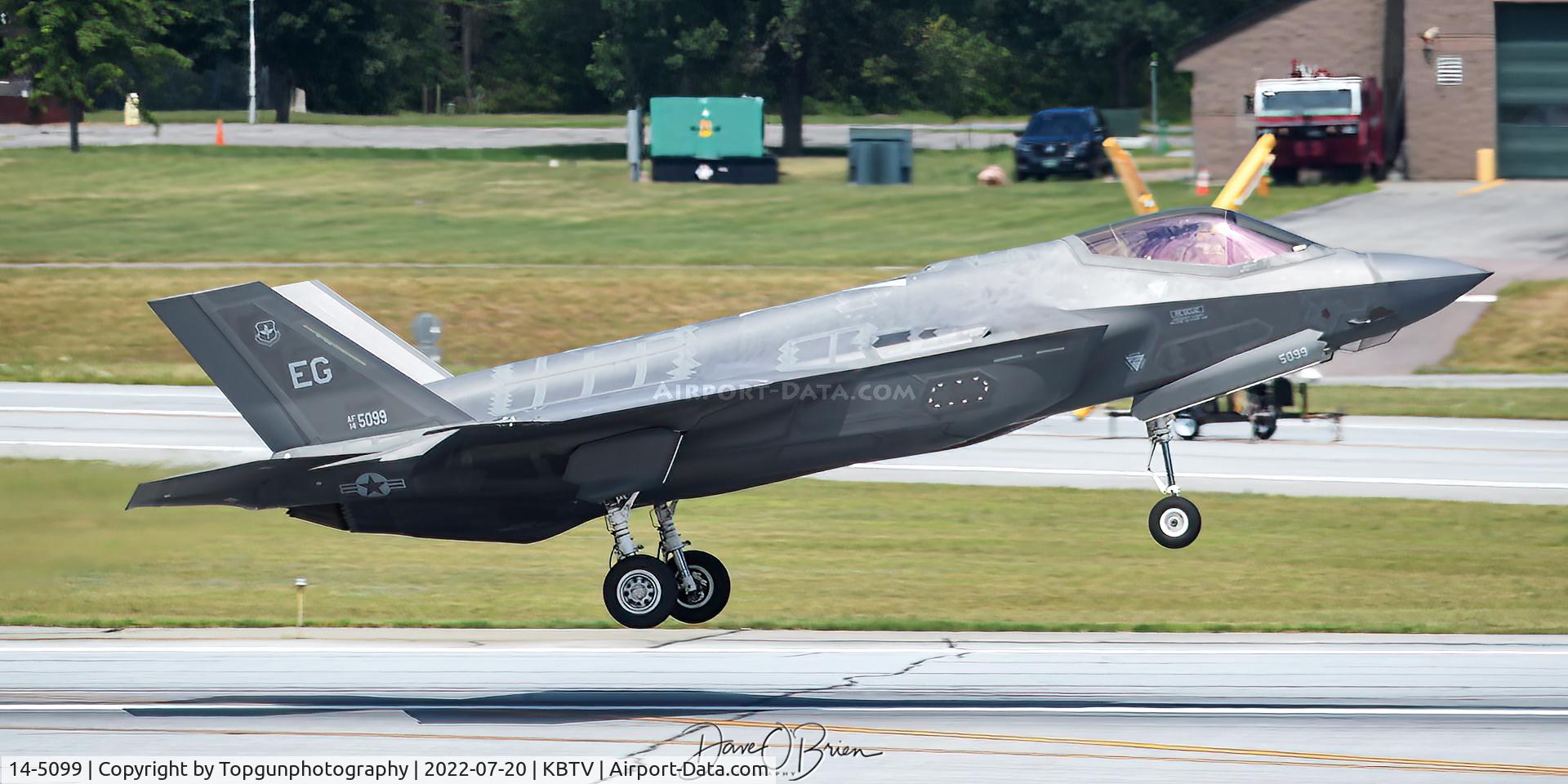 14-5099, 2016 Lockheed Martin F-35A Lightning II C/N AF-100, HUSKY02 sets out after his wingman