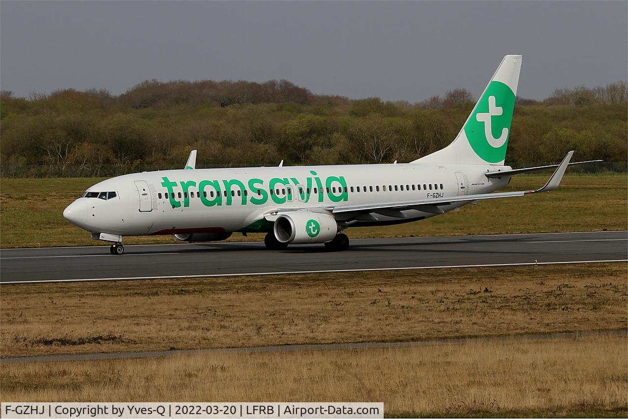 F-GZHJ, 2013 Boeing 737-86J C/N 37778, Boeing 737-86J, Taxiing rwy 07R, Brest-Bretagne Airport (LFRB-BES)