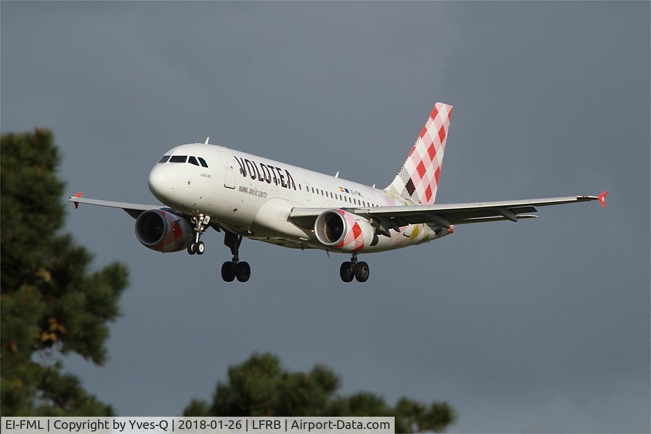 EI-FML, 2004 Airbus A319-111 C/N 2240, Airbus A319-111, On final rwy 25L, Brest-Bretagne airport (LFRB-BES)