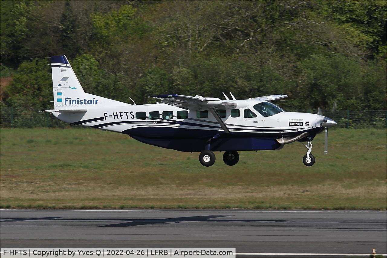 F-HFTS, 2016 Cessna 208B Grand Caravan C/N 208B5265, Textron Aviation Inc. Grand Caravan 208B, Landing rwy 07R, Brest-Bretagne airport (LFRB-BES)