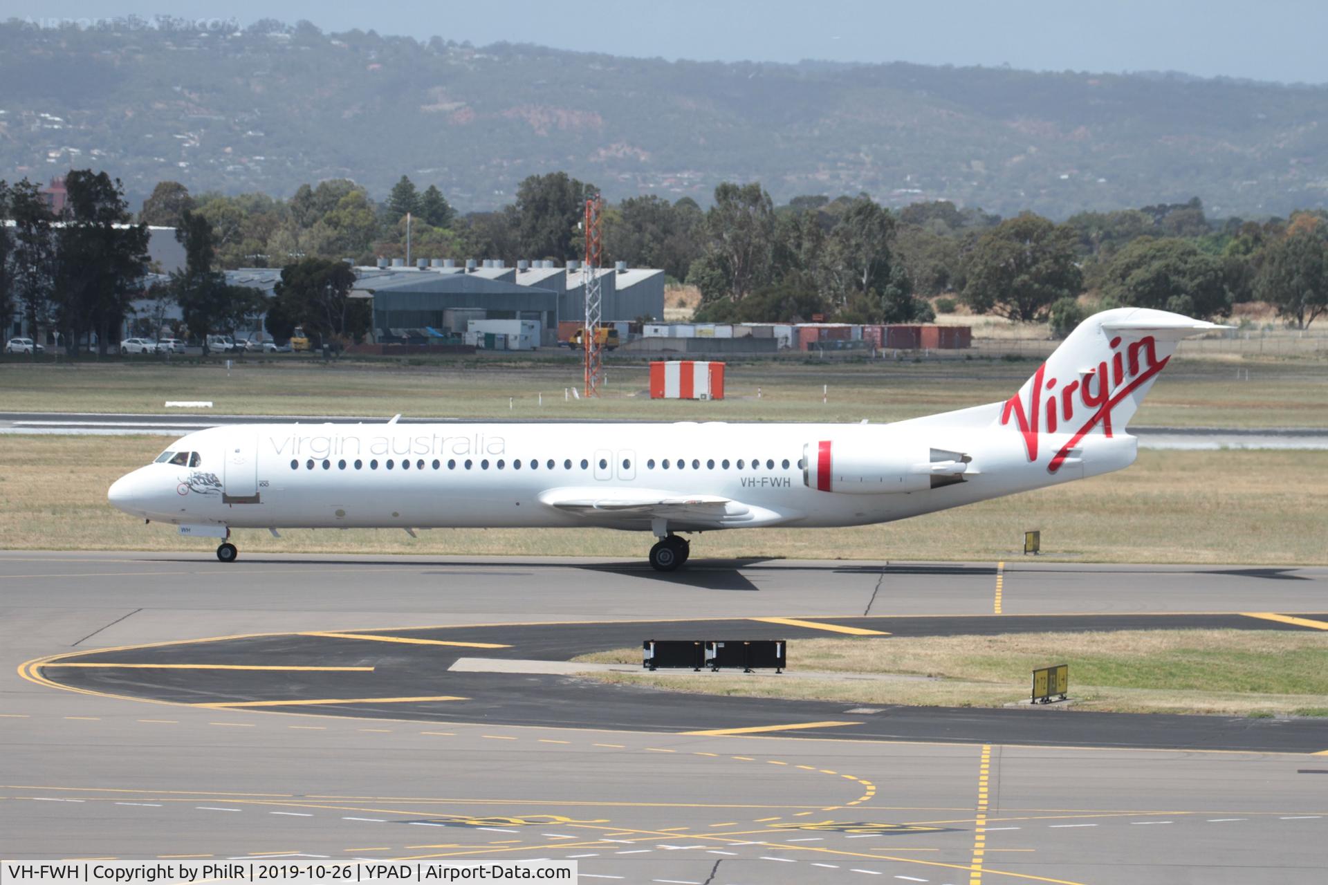VH-FWH, 1990 Fokker 100 (F-28-0100) C/N 11316, Arriving Adelaide