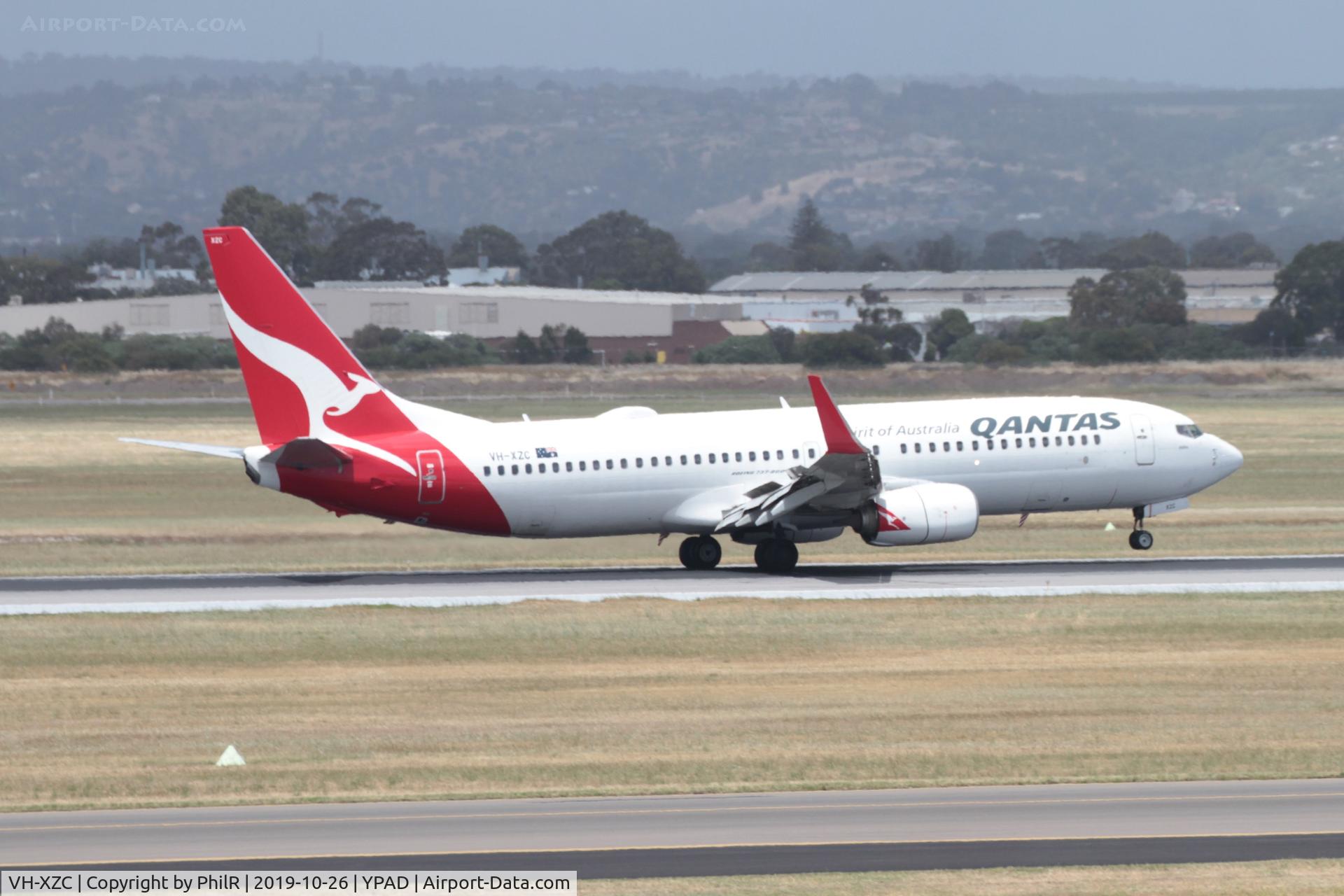 VH-XZC, 2012 Boeing 737-838 C/N 39361, Taxying out from Adelaide