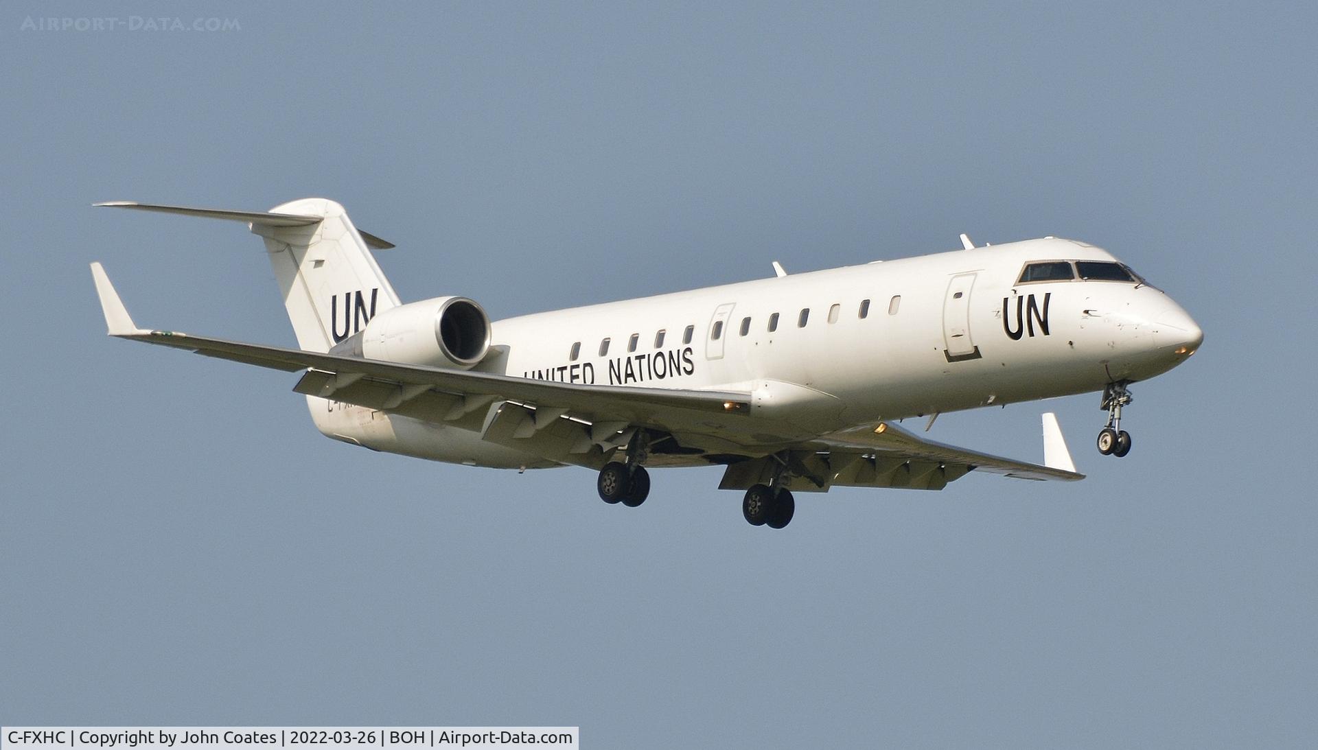 C-FXHC, 1999 Canadair CRJ-200ER (CL-600-2B19) C/N 7329, On approach to 08