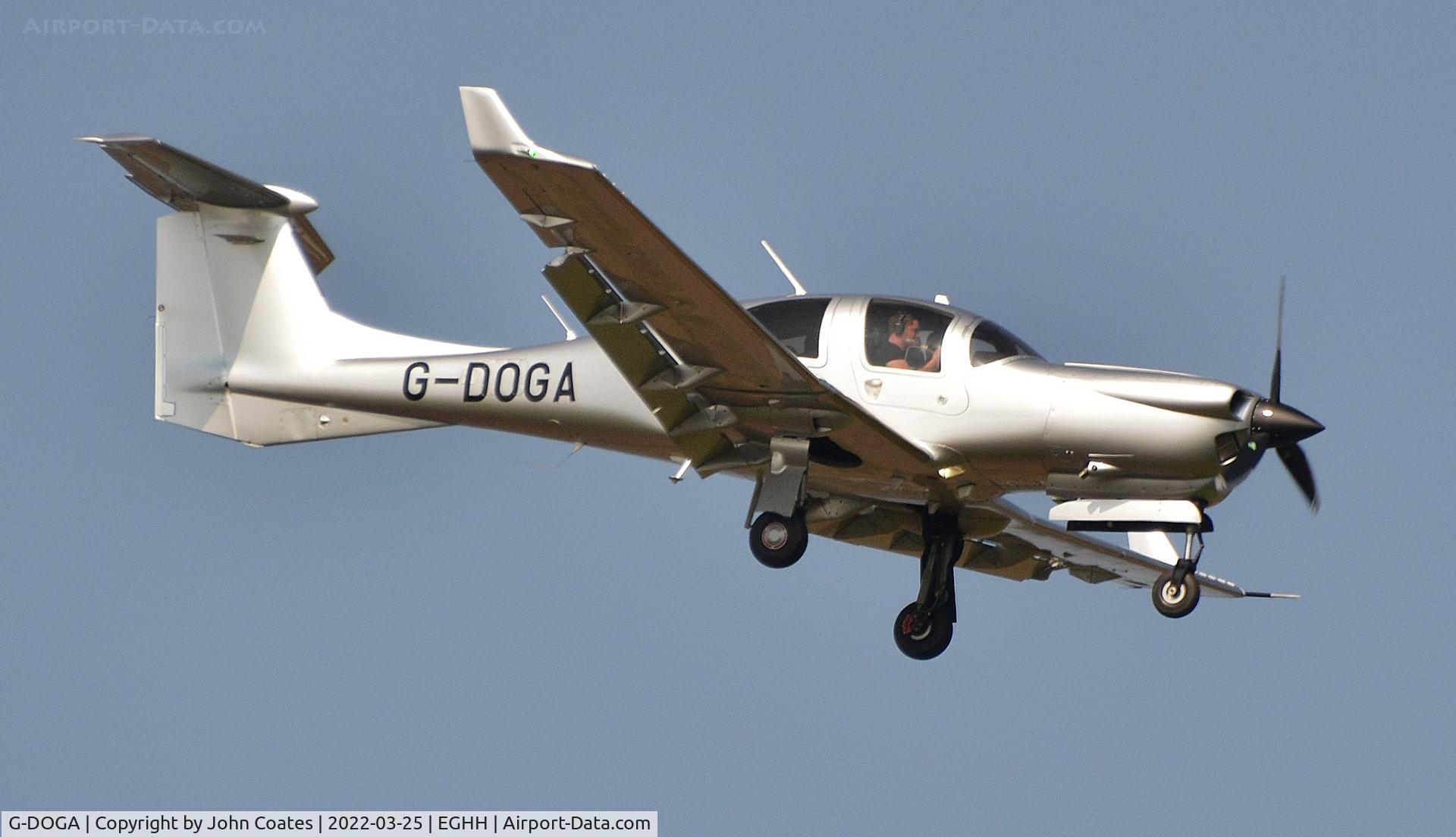G-DOGA, 2021 Diamond DA-50C C/N 50.C.A.A.014, On approach to 08