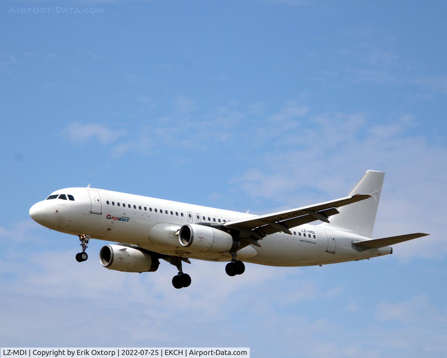 LZ-MDI, 2008 Airbus A320-233 C/N 3378, LZ-MDI landing rw 22L