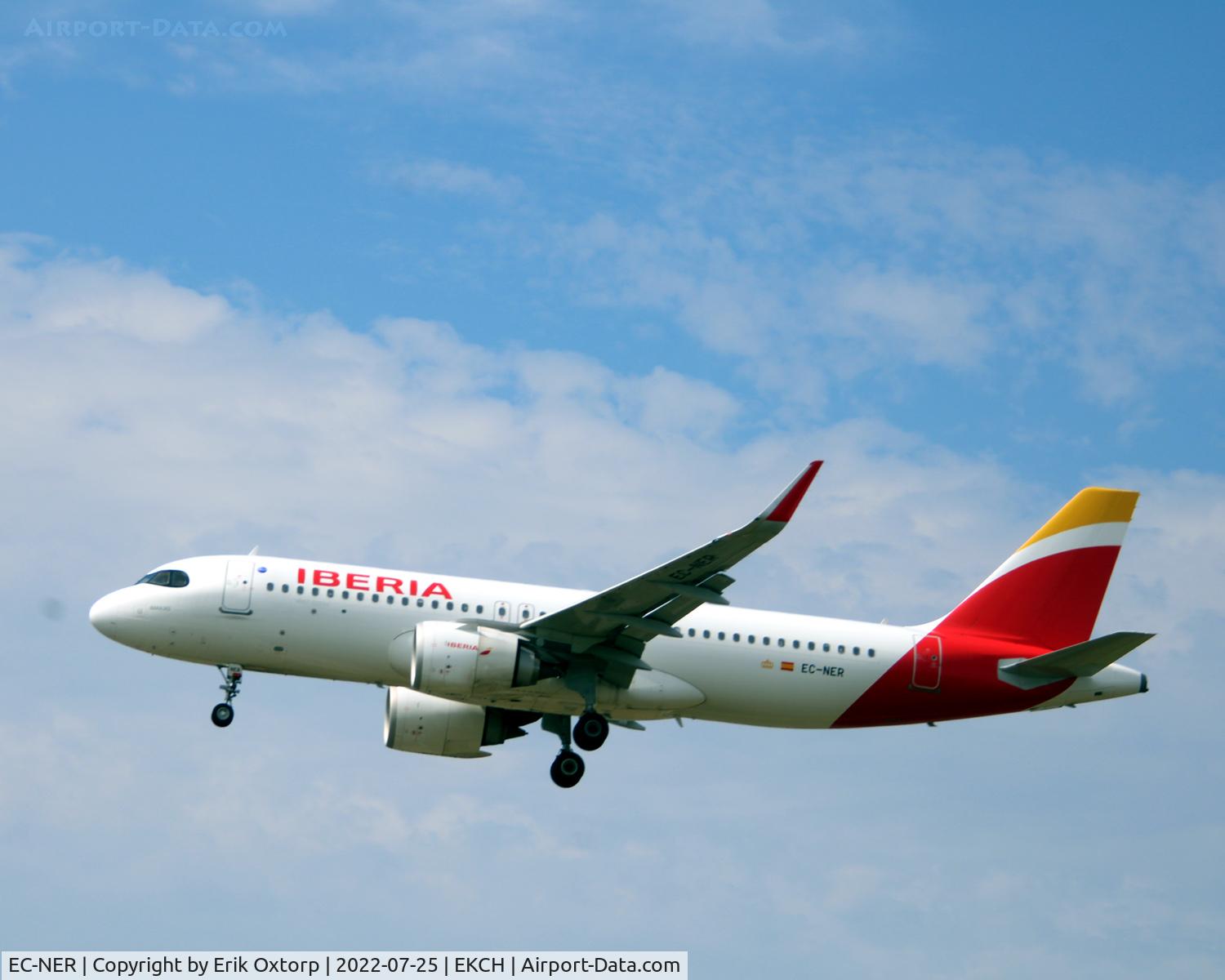 EC-NER, 2019 Airbus A320-251N C/N 8996, EC-NER landing rw 22L