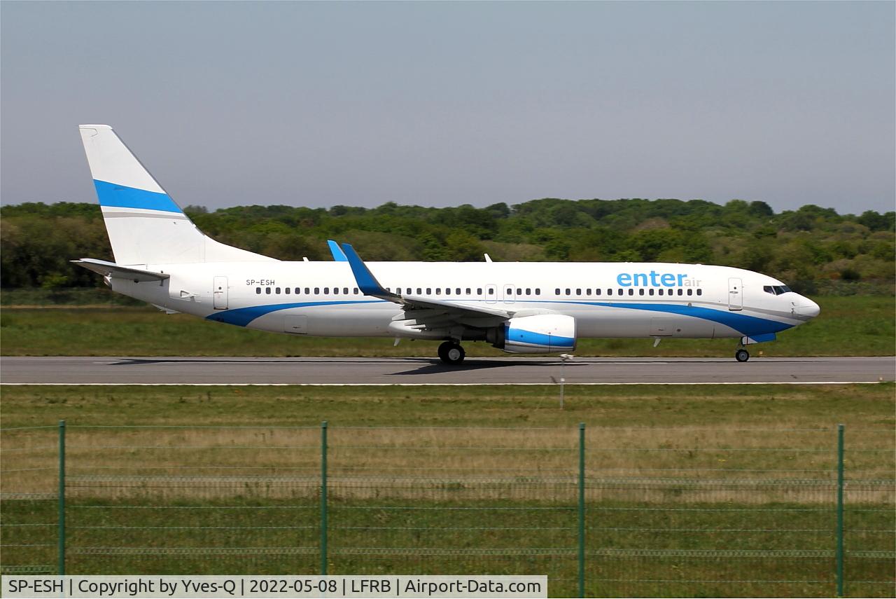 SP-ESH, 2009 Boeing 737-81M C/N 35287, Boeing 737-81M, Talke off run rwy 07R, Brest-Bretagne Airport (LFRB-BES)