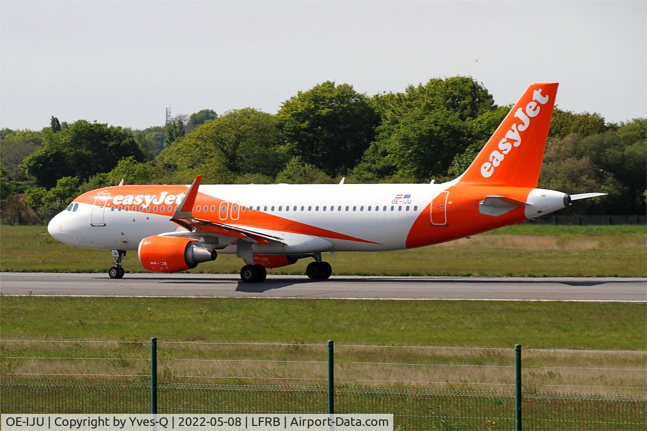 OE-IJU, 2016 Airbus A320-214 C/N 7460, Airbus A320-214, Taxiing rwy 07R, Brest-Bretagne Airport (LFRB-BES)