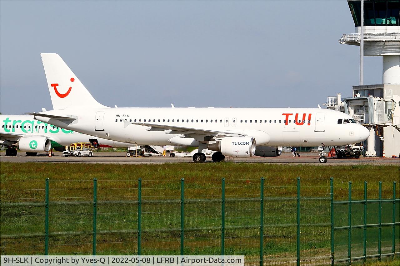 9H-SLK, 2002 Airbus A320-214 C/N 1725, Airbus A320-214, Boarding area, Brest-Bretagne Airport (LFRB-BES)