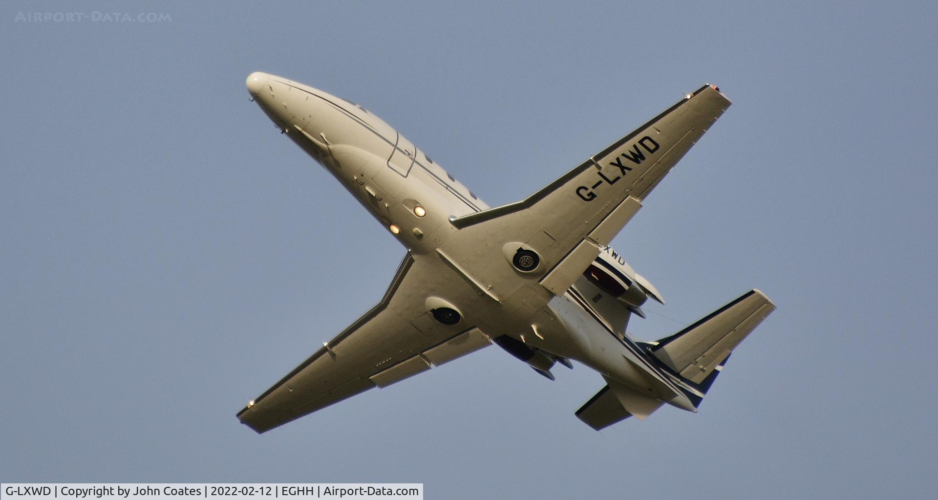 G-LXWD, 2007 Cessna 560XL Citation XLS C/N 560-5760, Climbing away off 26