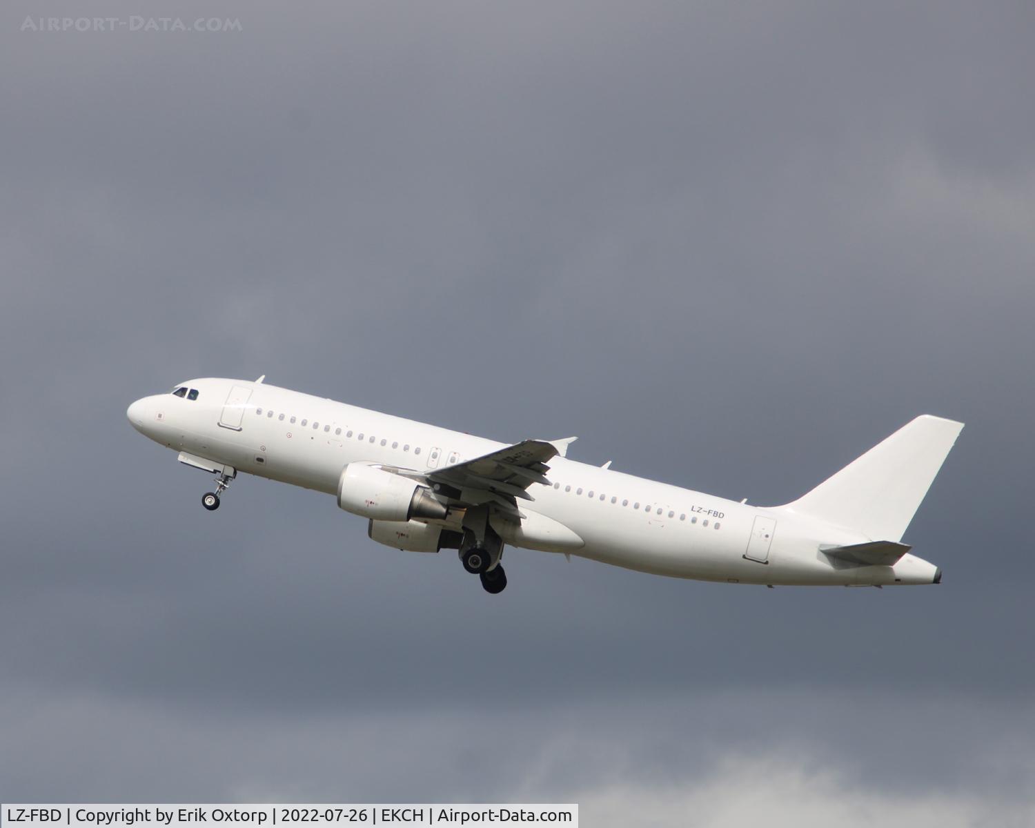 LZ-FBD, 2005 Airbus A320-214 C/N 2596, LZ-FBD taking off rw 22R