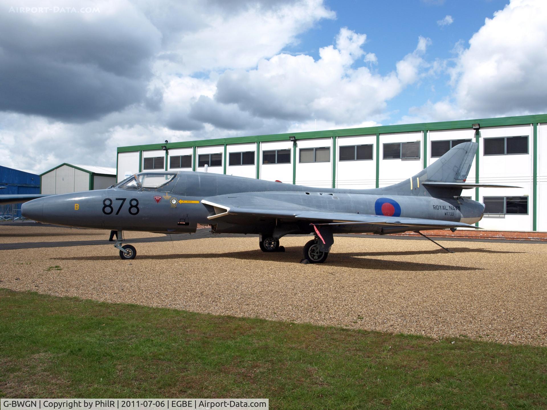 G-BWGN, 1955 Hawker Hunter T.8C C/N 41H-670689, Retired in 1994 and sold into civilian hands in 1995. With the Classic Flight at Baginton, transferred to Newquay and then moved again to the Cornwall Aviation Centre also at Newquay.