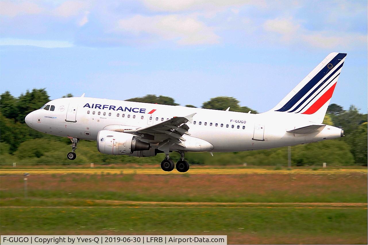 F-GUGO, 2006 Airbus A318-111 C/N 2951, Airbus A318-111, Landing rwy 25L, Brest-Bretagne airport (LFRB-BES)