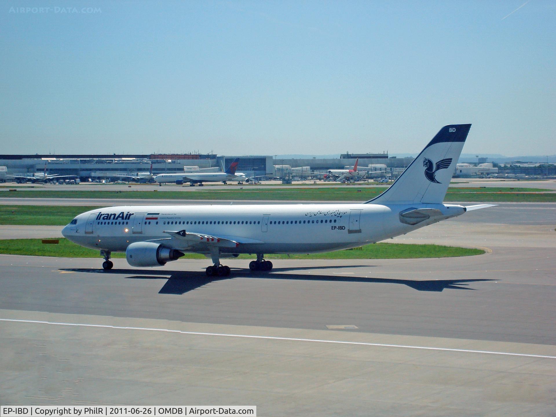 EP-IBD, 1993 Airbus A300B4-605R C/N 696, Iran Air A300 taxying out at Dubai International.