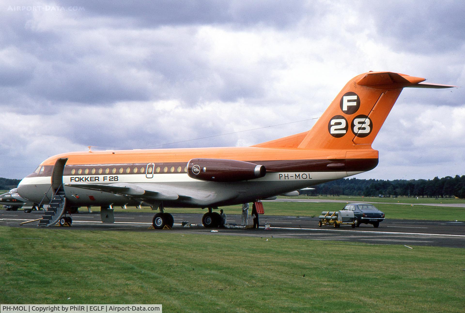 PH-MOL, 1969 Fokker F.28-1000 Fellowship C/N 11003, Fokker demonstrator on display at the Farnborough Air Show of 1970.