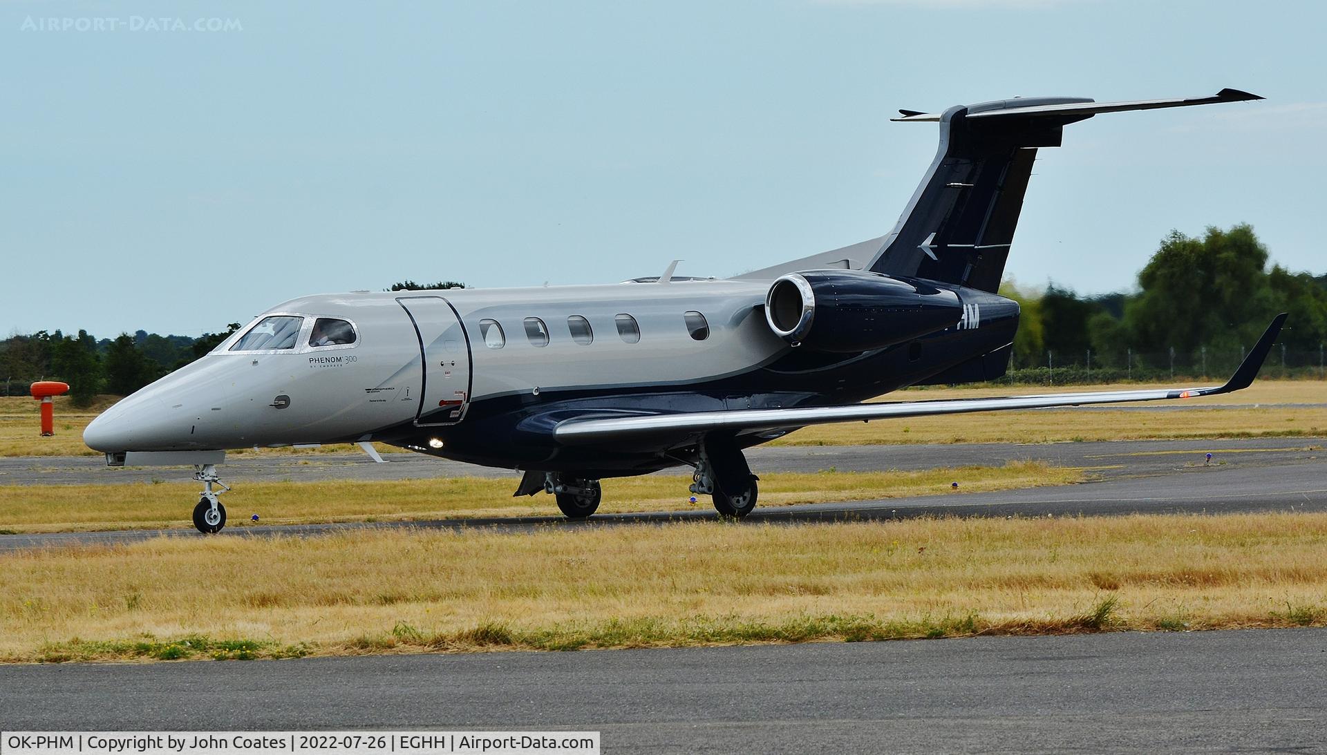 OK-PHM, 2018 Embraer EMB-505 Phenom 300 C/N 50500445, Taxiing on arrival