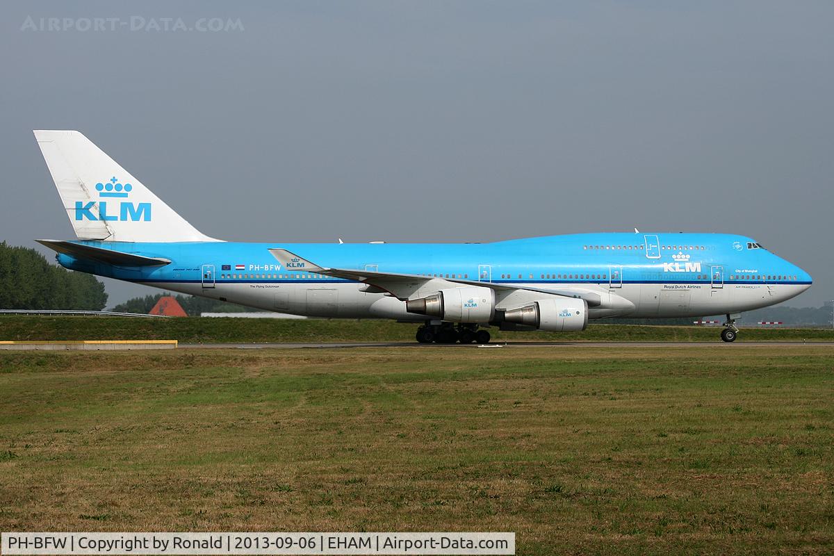 PH-BFW, 2000 Boeing 747-406BC C/N 30454, at spl