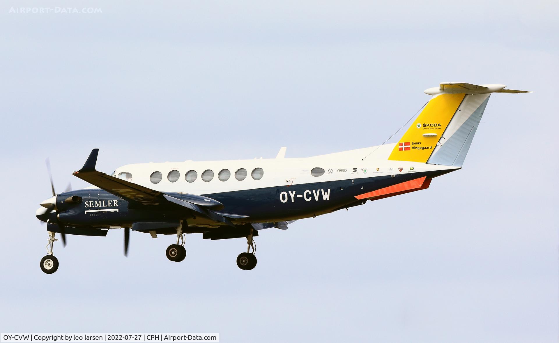 OY-CVW, 2007 Beechcraft B300 Super King Air 350 C/N FL-569, Copenhagen 27.7.2022 whith winner of Tour de France 2022 Jonas Vingegaard.