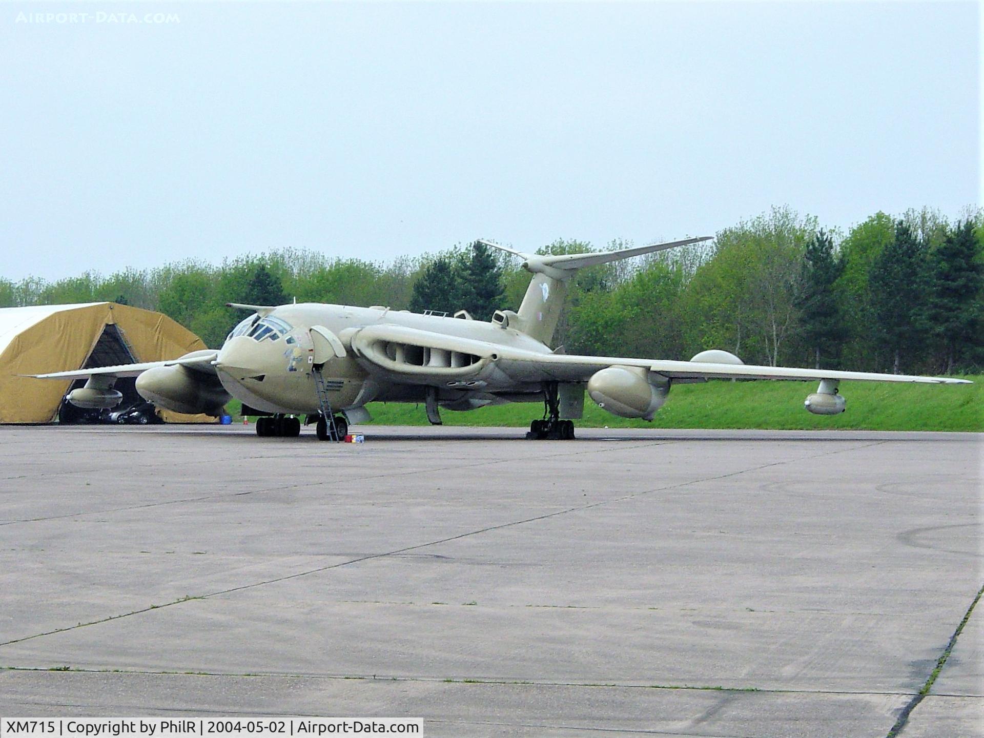 XM715, 1963 Handley Page Victor K.2 C/N HP80/83, On display at the May 2004 Bruntingthorpe Open Day, alas no more.