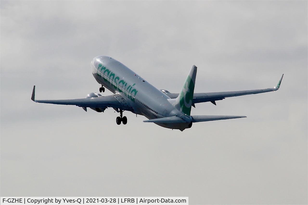 F-GZHE, 2008 Boeing 737-8K2 C/N 29678, Boeing 737-8K2, Take off rwy 25L, Brest-Bretagne airport (LFRB-BES)