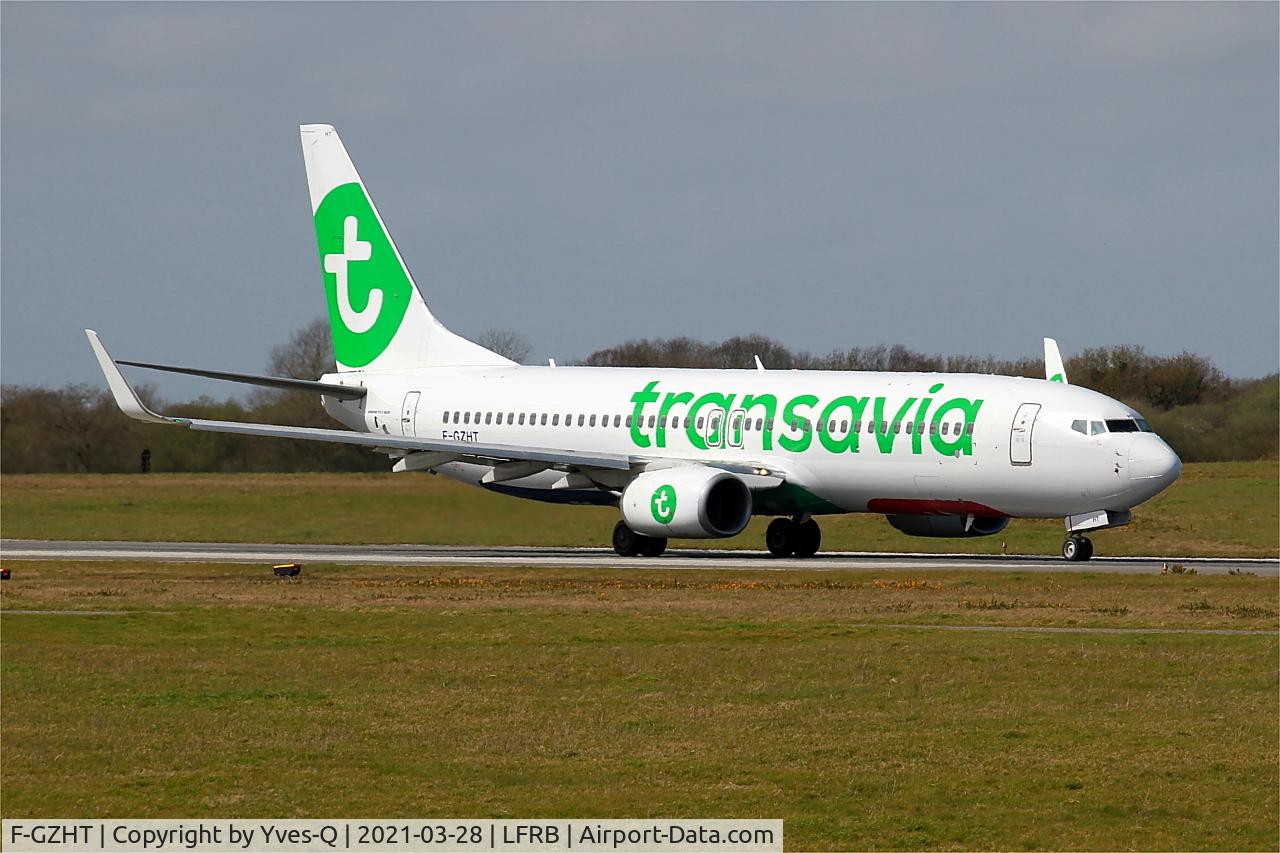 F-GZHT, 2015 Boeing 737-85R C/N 41332/5392, Boeing 737-85R, Taxiing rwy 25L, Brest-Bretagne airport (LFRB-BES)