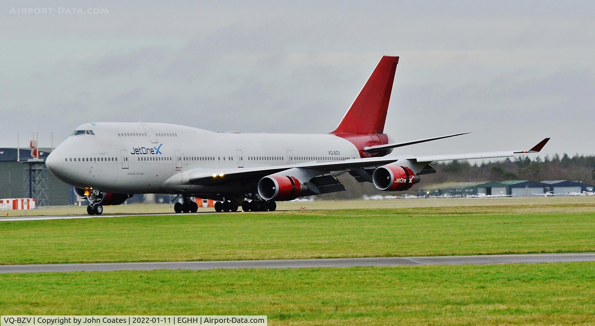 VQ-BZV, 1998 Boeing 747-41R C/N 29406, Arriving on runway 26