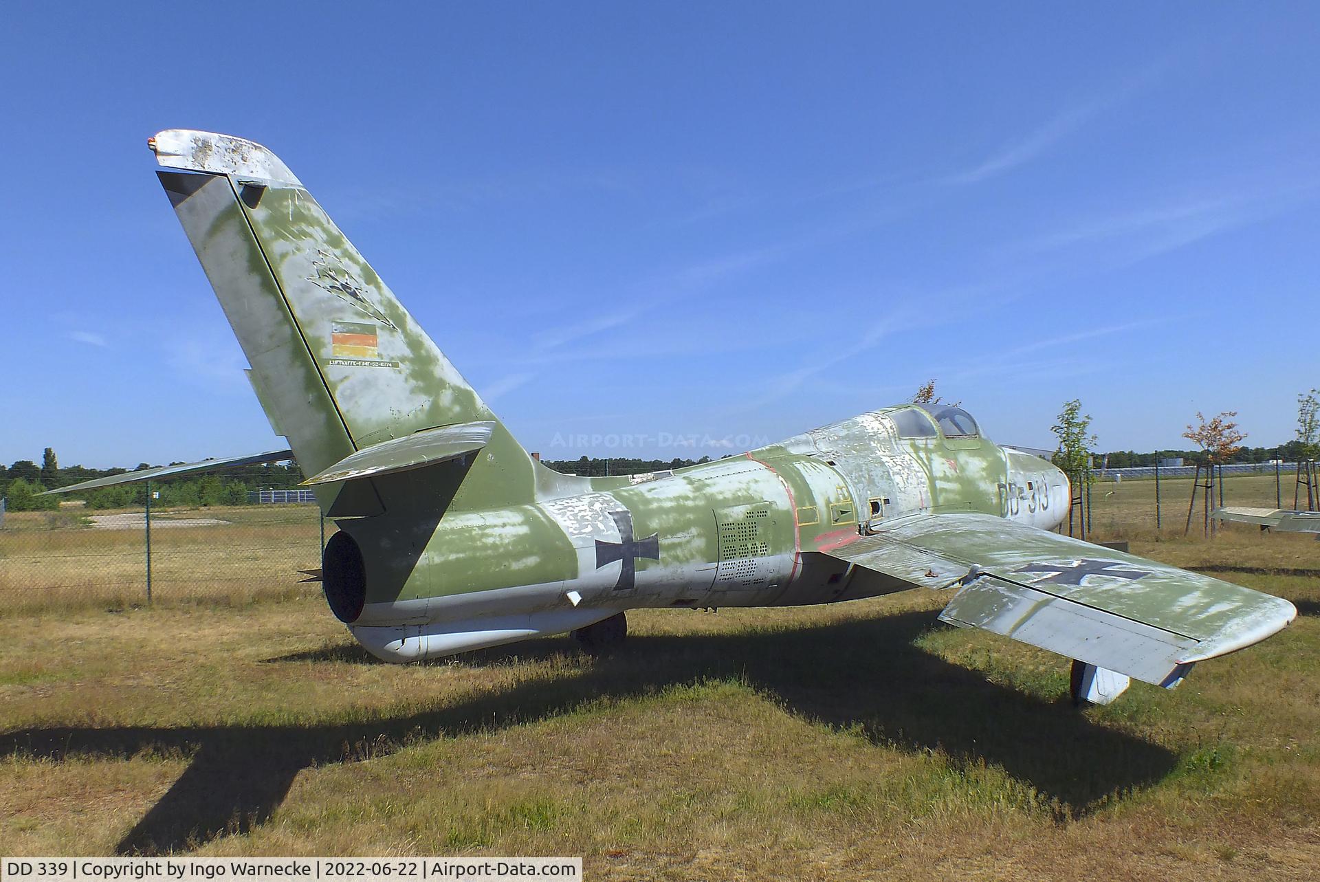 DD 339, Republic F-84F Thunderstreak C/N Not found 52-6774, Republic F-84F Thunderstreak (displayed as DD-313)  at the Flugplatzmuseum Cottbus (Cottbus airfield museum)