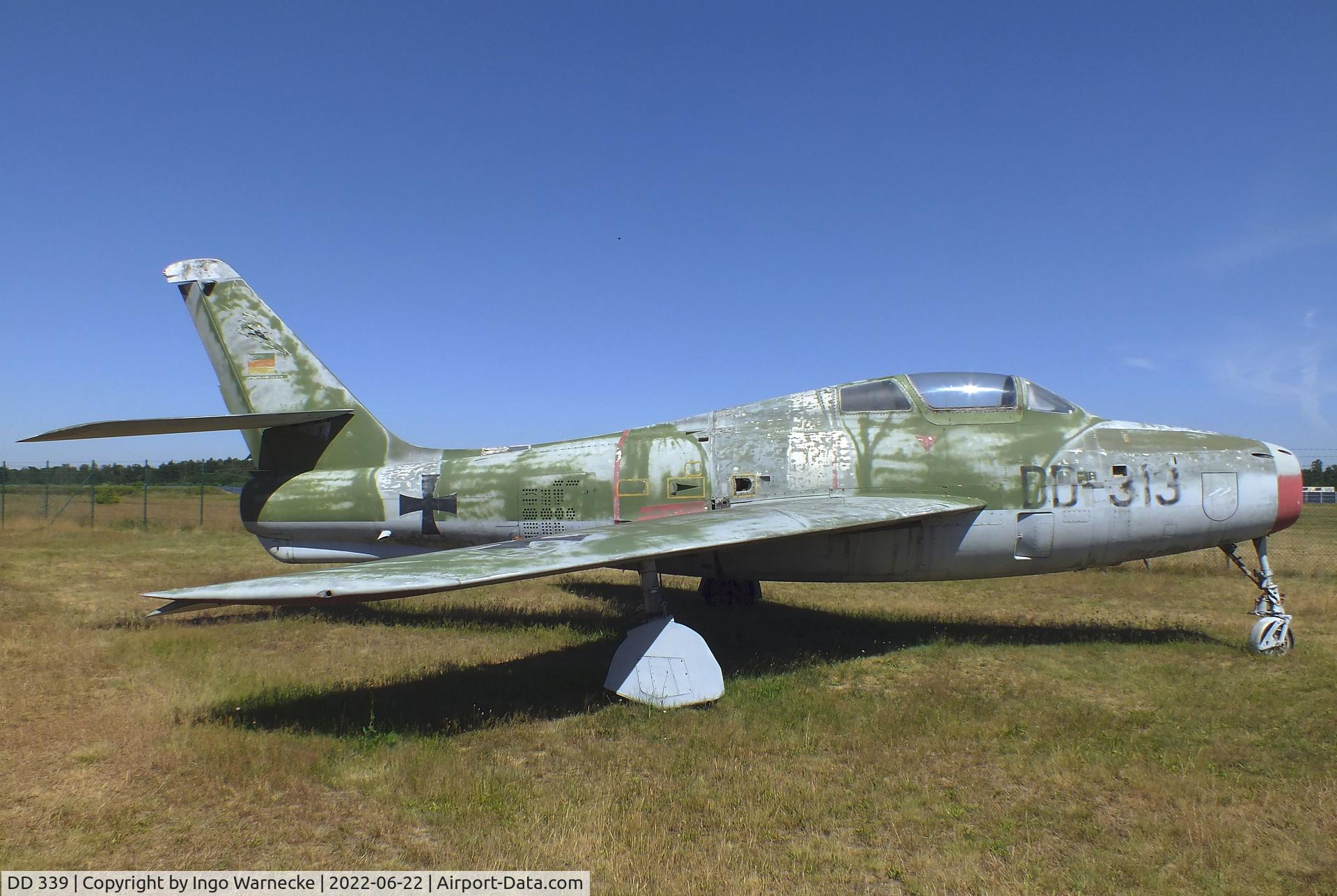 DD 339, Republic F-84F Thunderstreak C/N Not found 52-6774, Republic F-84F Thunderstreak (displayed as DD-313)  at the Flugplatzmuseum Cottbus (Cottbus airfield museum)