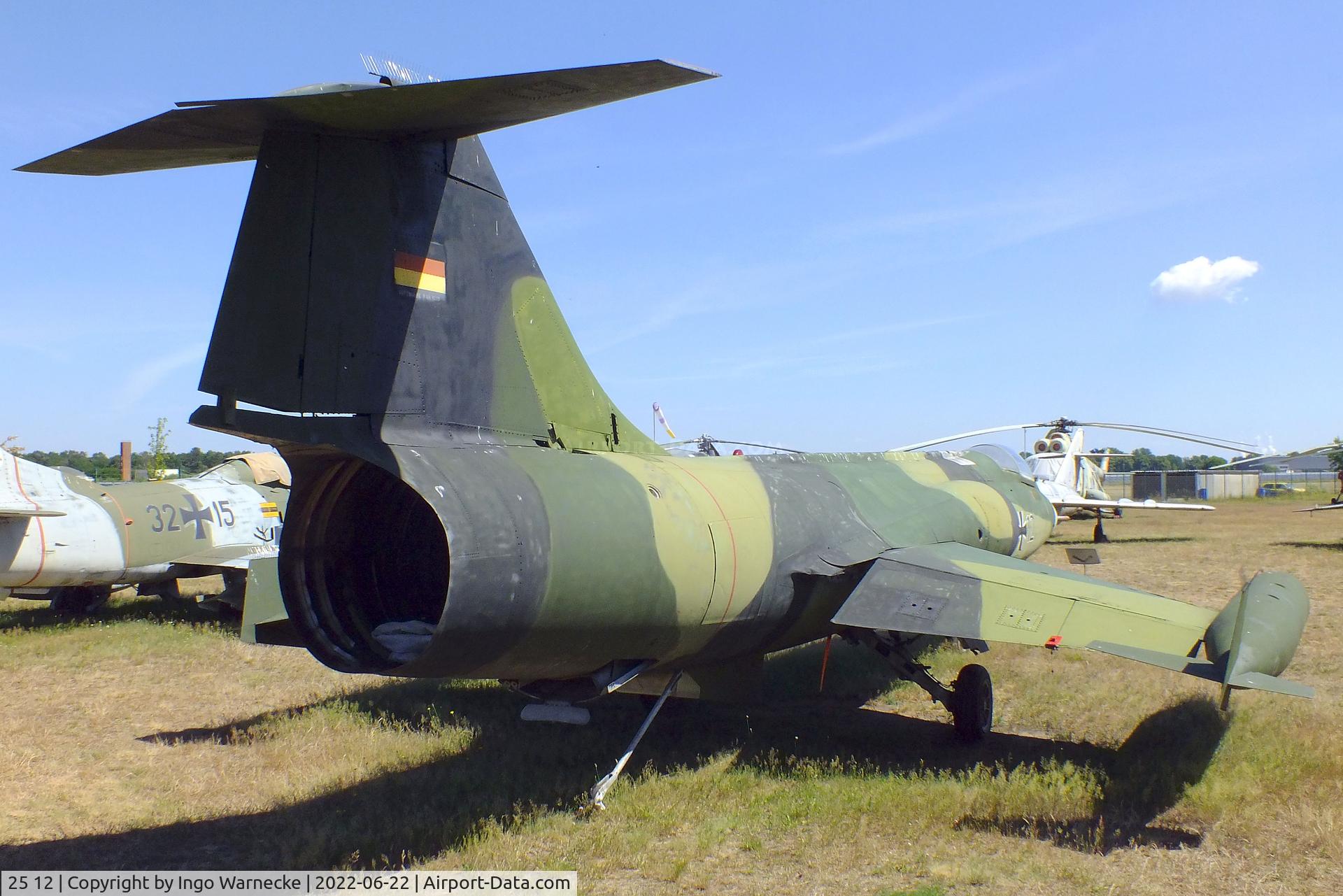 25 12, Lockheed F-104G Starfighter C/N 8186, Lockheed F-104G Starfighter at the Flugplatzmuseum Cottbus (Cottbus airfield museum)