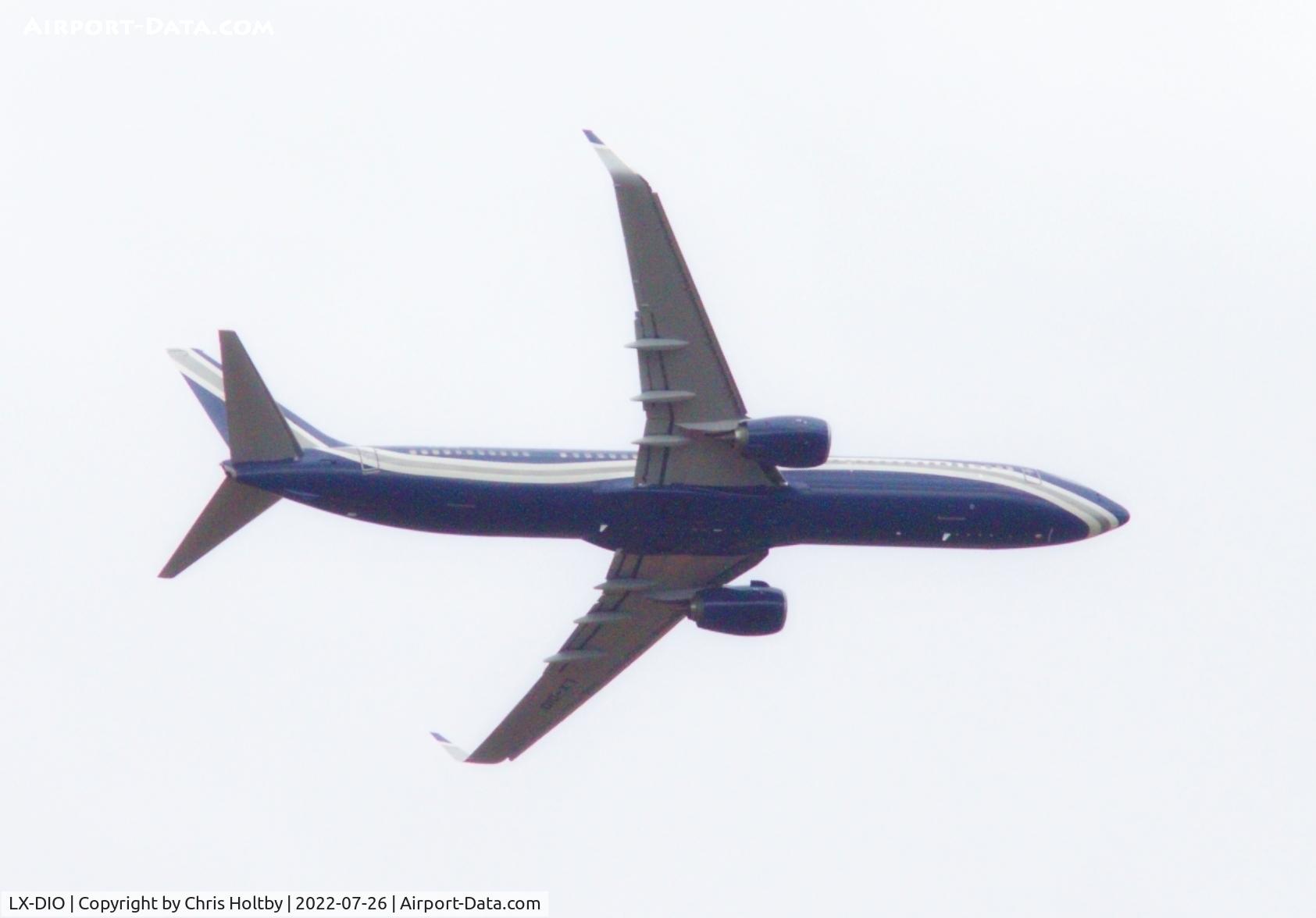 LX-DIO, Boeing 737-97YER BBJ3 C/N 62515, Boeing 737 built in 2015 in Global Jet, Luxemburg fleet livery over Ware, Herts on final approach into Stansted Airport.