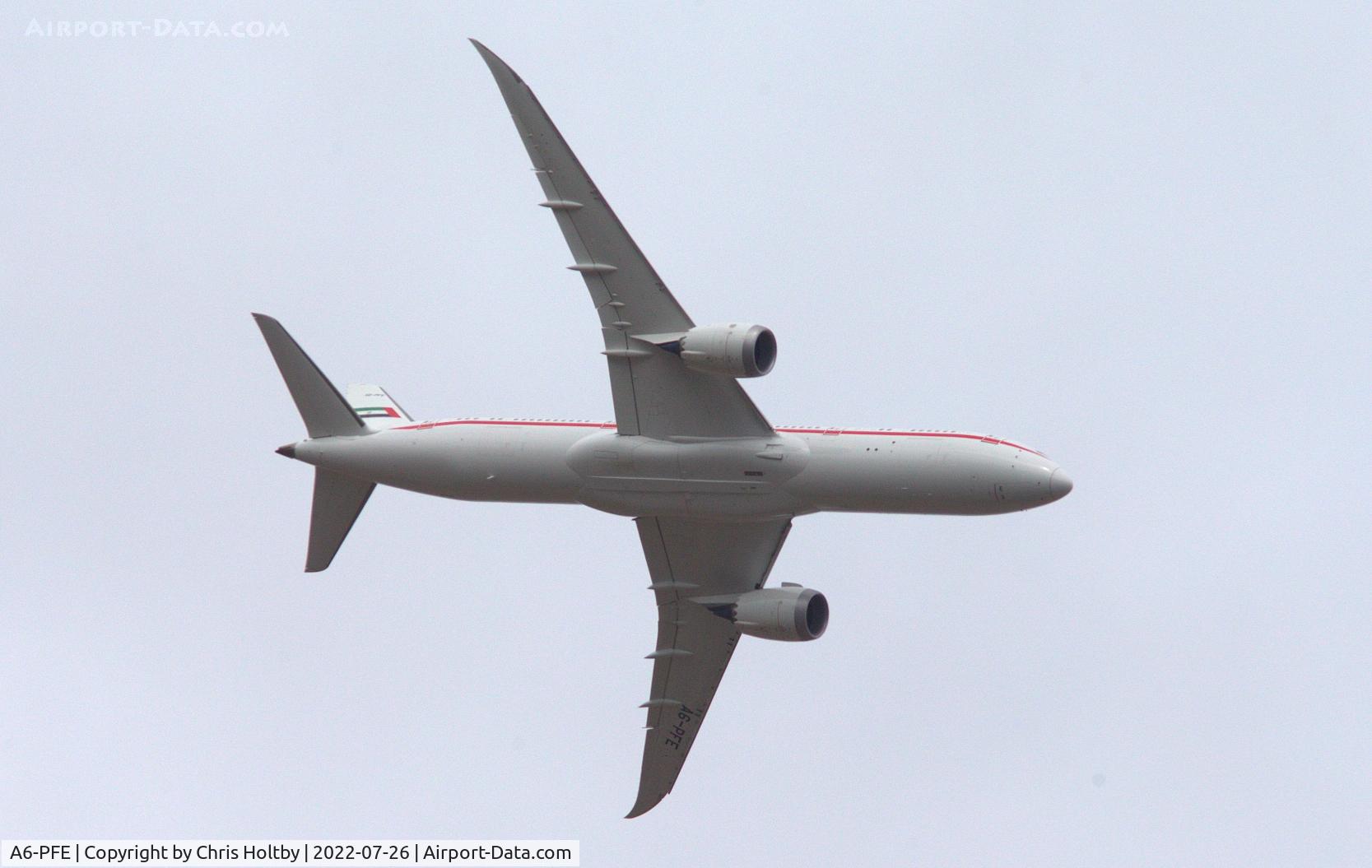A6-PFE, 2017 Boeing 787-9 Dreamliner C/N 37146, On final approach over Ware, Herts into Stansted Airport, Essex