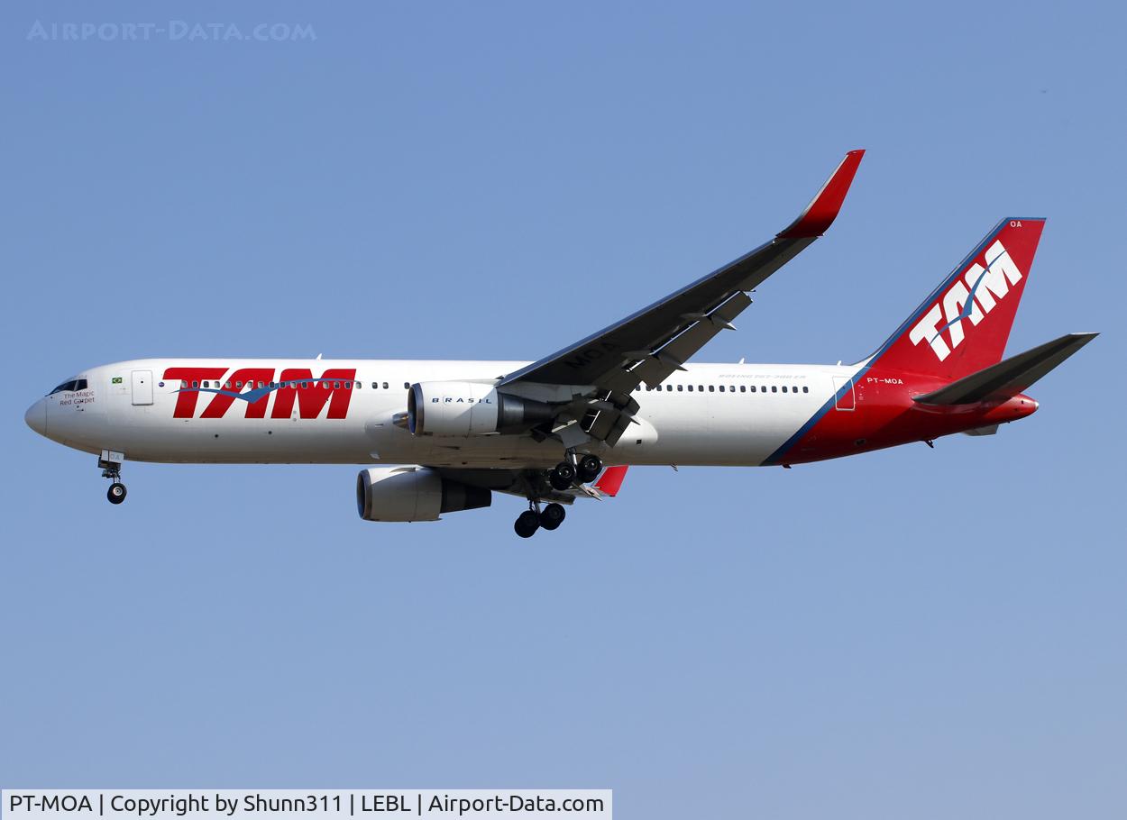 PT-MOA, 2013 Boeing 767-316/ER C/N 41995, Landing rwy 25R
