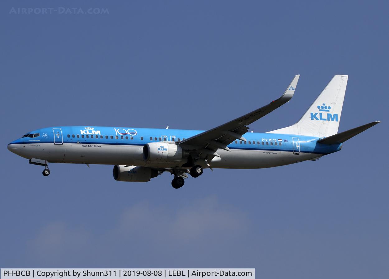 PH-BCB, 2011 Boeing 737-8K2 C/N 39443, Landing rwy 25R with additional '100' titles