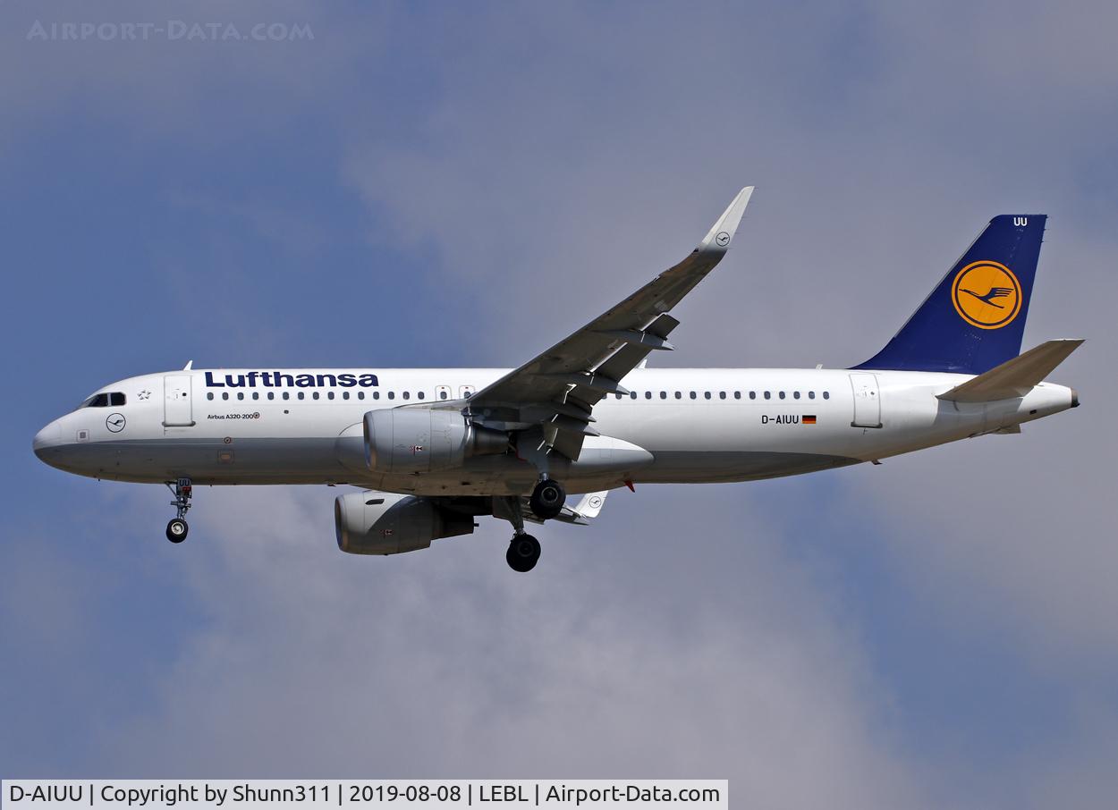D-AIUU, 2016 Airbus A320-214 C/N 7158, Landing rwy 25R