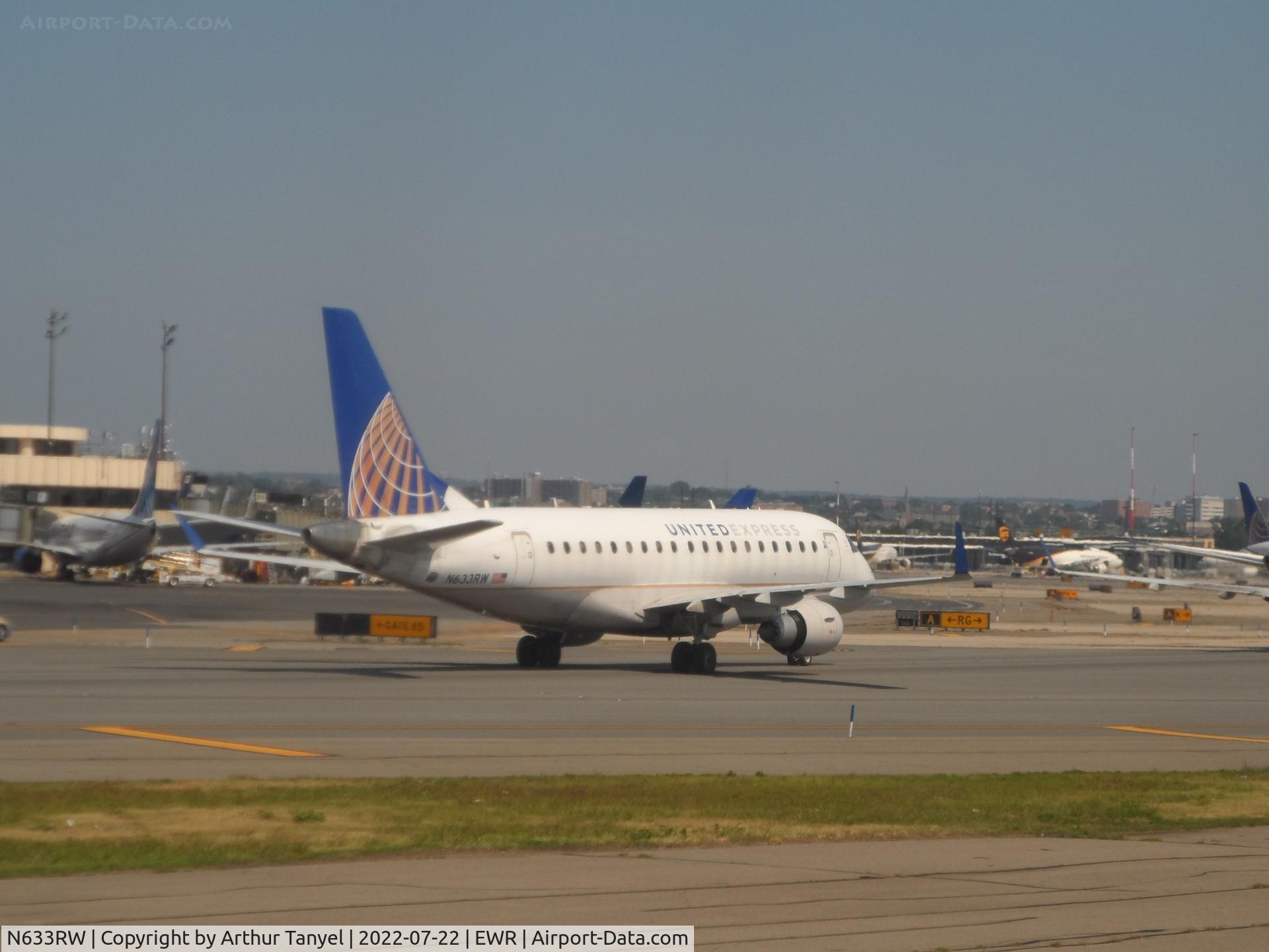 N633RW, 2004 Embraer 170SE (ERJ-170-100SE) C/N 17000054, Taxiing after landing @ EWR